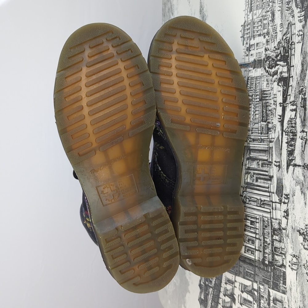 RARE Dr. Martens Castel 8-Eye Boots Black Belladonna Floral Canvas l Size 9 - Picture 11 of 11